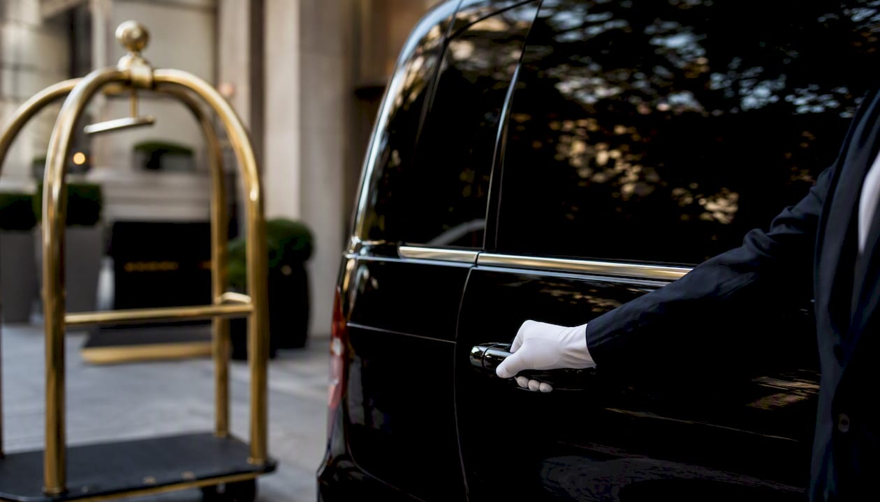 What Is a Seamless Arrival Experience for Luxury Transfers?