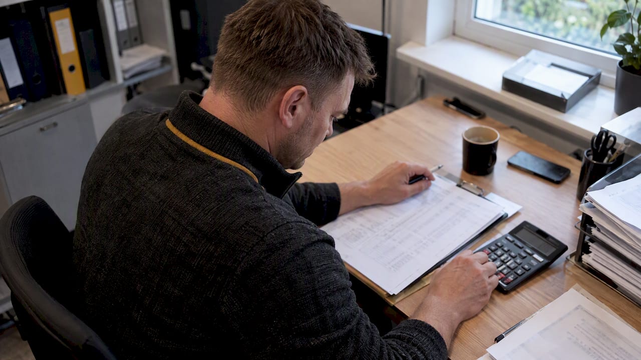 Platform Driver Costs for Estonian Employers: 33% Tax, July Rule