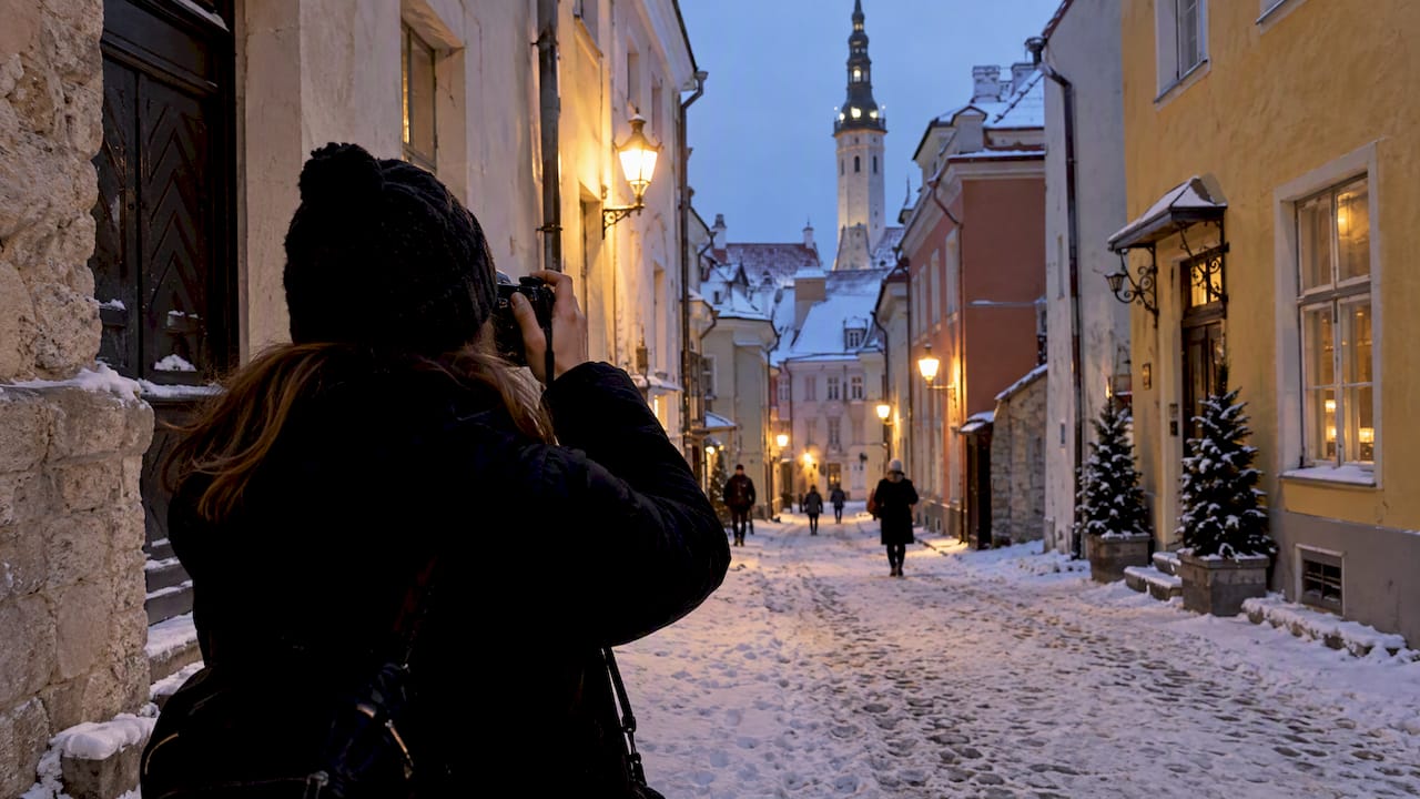 Winter Photo Spots Near Tallinn: Old Town at Dusk, Bogs at Dawn